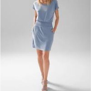 L- White House Black Market smocked waist short sleeve dress